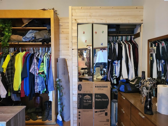 132 2nd St, Diamond, WA 99111 - view of closet