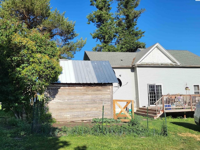 132 2nd St, Diamond, WA 99111 - rear view of property with a wooden deck