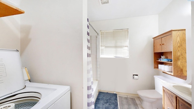1735 NE Wheatland Dr, Pullman, WA 99163 - full bathroom featuring vanity, visible vents, curtained shower, tile patterned floors, and toilet