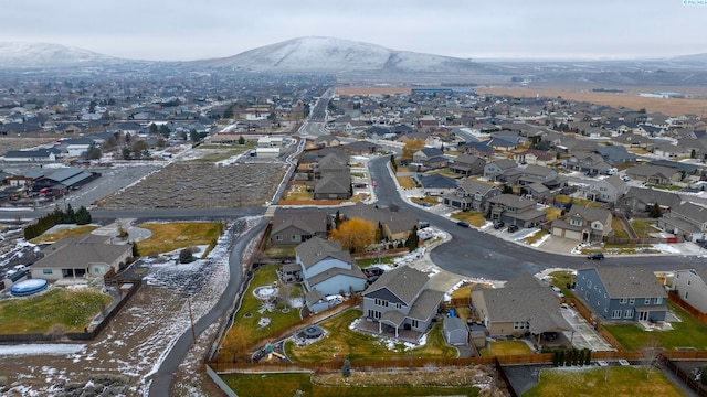 bird's eye view featuring a residential view and a mountain view