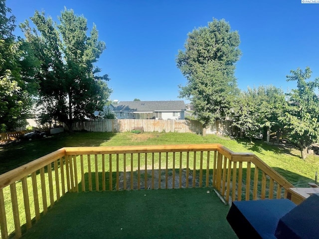 5019 Cambridge Ln, Pasco, WA 99301 - deck featuring a fenced backyard