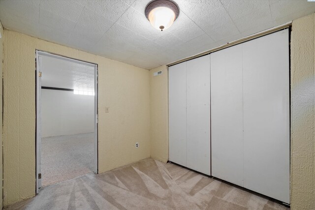 508 W Concord Ave, Grandview, WA 98930 - unfurnished bedroom with light colored carpet and a closet