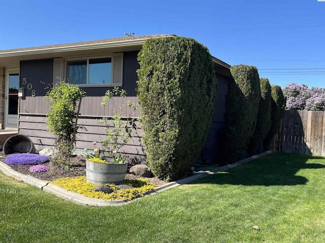 508 W Concord Ave, Grandview, WA 98930 - view of side of property