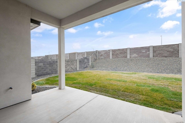 view of yard with a patio