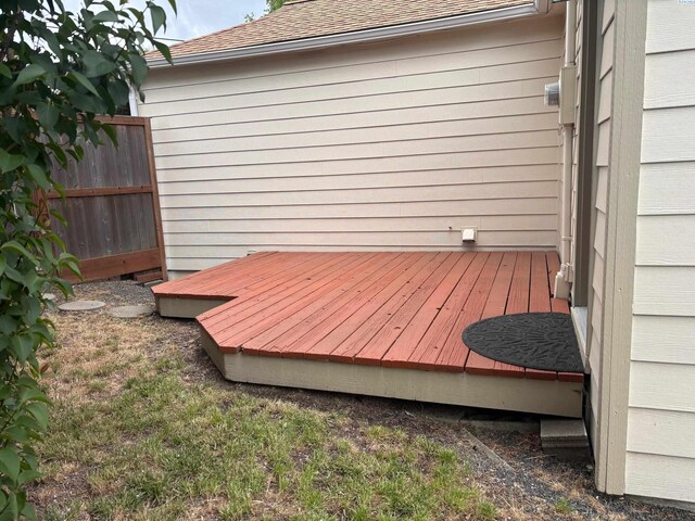1320 NE Harvey Rd, Pullman, WA 99163 - view of wooden deck