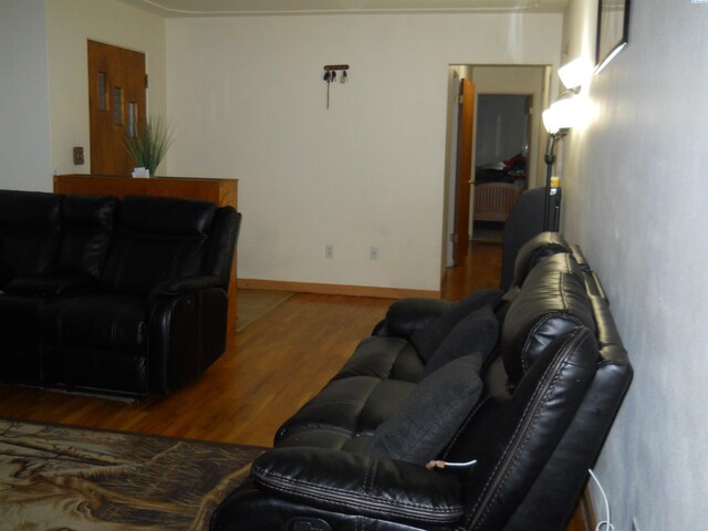619 Grandview Ave, Sunnyside, WA 98944 - living area with wood finished floors
