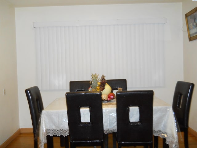 619 Grandview Ave, Sunnyside, WA 98944 - dining space featuring wood finished floors and baseboards