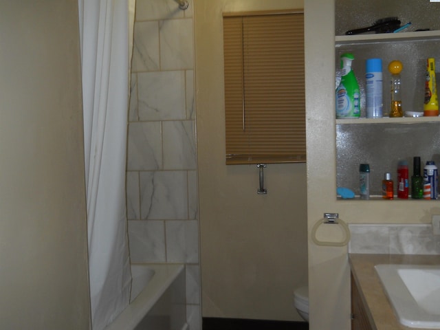 619 Grandview Ave, Sunnyside, WA 98944 - full bathroom featuring shower / bath combo, toilet, and vanity