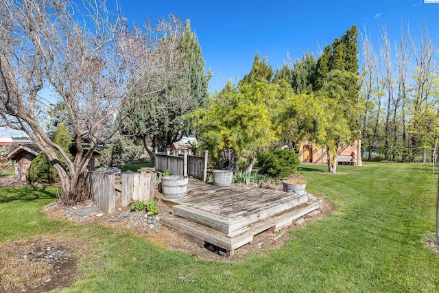 108 W 45th Ave, Kennewick, WA 99337 - view of yard with a wooden deck