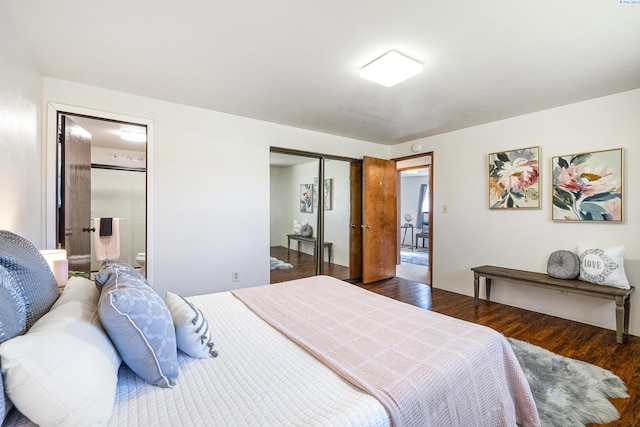 108 W 45th Ave, Kennewick, WA 99337 - bedroom featuring a closet, wood finished floors, and ensuite bath