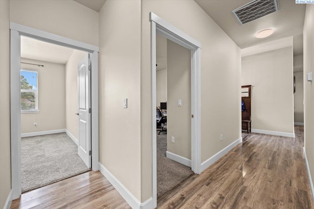 406 W 49th Ave, Kennewick, WA 99337 - hall featuring wood finished floors and baseboards