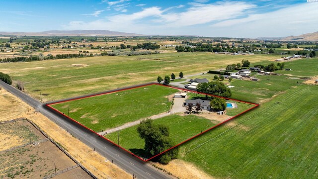 10401 N Mcdonald Rd, Prosser, WA 99350 - overview of rural landscape with mountains and property boundaries highlighted