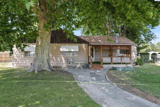 219 E 6th Ave, Kennewick, WA 99336 - view of front facade featuring a patio