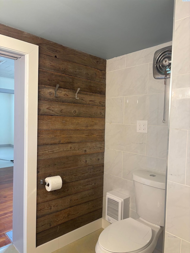 310 S Culton St, Palouse, WA 99161 - bathroom with toilet and tile walls