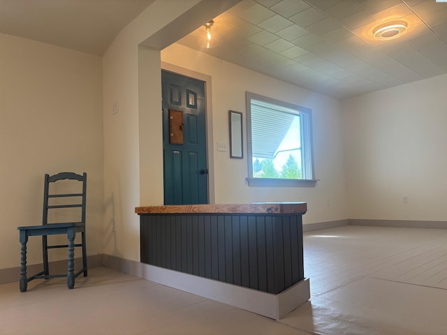 310 S Culton St, Palouse, WA 99161 - bar with baseboards