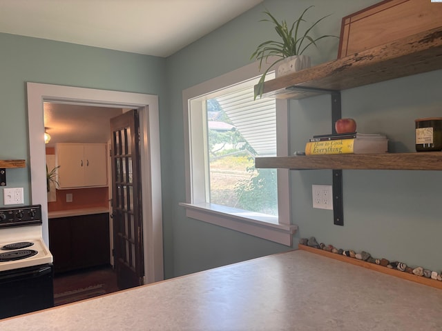 310 S Culton St, Palouse, WA 99161 - kitchen featuring electric range