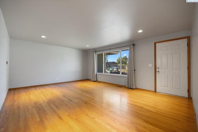 517 S Dawes St, Kennewick, WA 99336 - spare room featuring light wood finished floors, recessed lighting, and baseboards