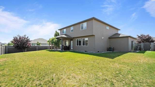 7104 W 31st Pl, Kennewick, WA 99338 - back of house with a fenced backyard