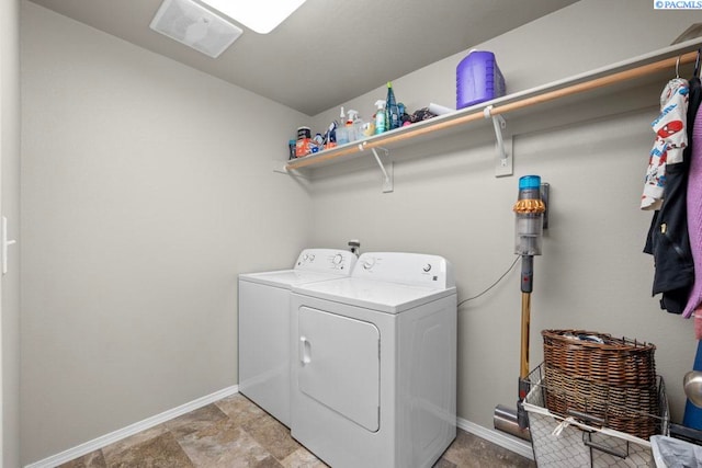 720 SW Wheat Ridge Dr, Pullman, WA 99163 - laundry area featuring separate washer and dryer and baseboards