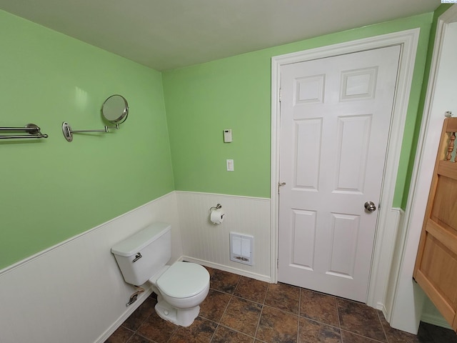 bathroom featuring toilet