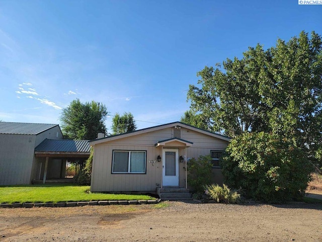 view of front of house with a front yard