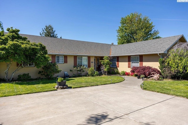 4210 Desert Plateau, Pasco, WA 99301 - ranch-style home featuring a front lawn