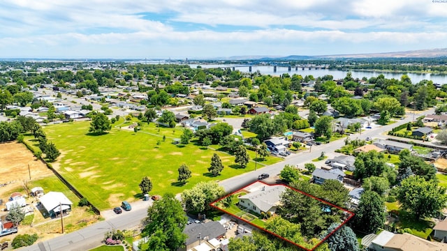 912 Rd 44, Pasco, WA 99301 - aerial perspective of suburban area featuring a large body of water and property boundaries highlighted