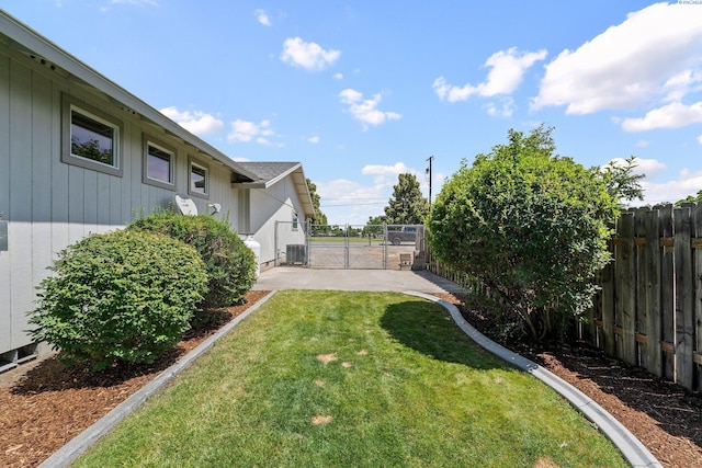 912 Rd 44, Pasco, WA 99301 - fenced backyard with a patio area
