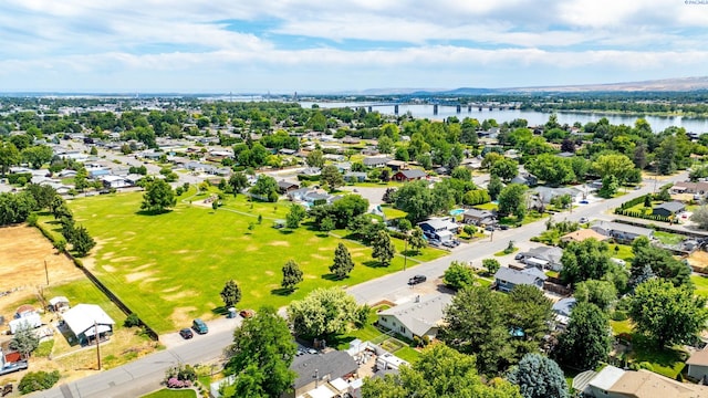912 Rd 44, Pasco, WA 99301 - aerial perspective of suburban area featuring a large body of water