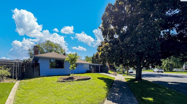 1015 Catherine St, Walla Walla, WA 99362 - view of front facade with a chimney