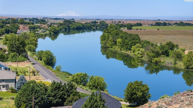 160103 W Byron Rd, Prosser, WA 99350 - drone / aerial view of a large body of water