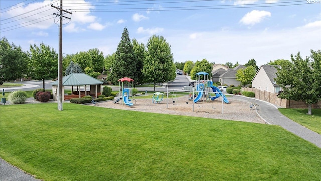 5719 W 15th Ave, Kennewick, WA 99338 - communal playground with a gazebo