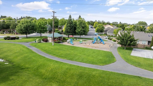 5719 W 15th Ave, Kennewick, WA 99338 - surrounding community featuring a yard and a gazebo