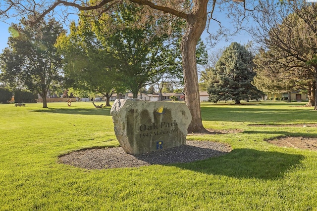 1112 Mcmurray St, Richland, WA 99354 - view of home's community featuring a lawn