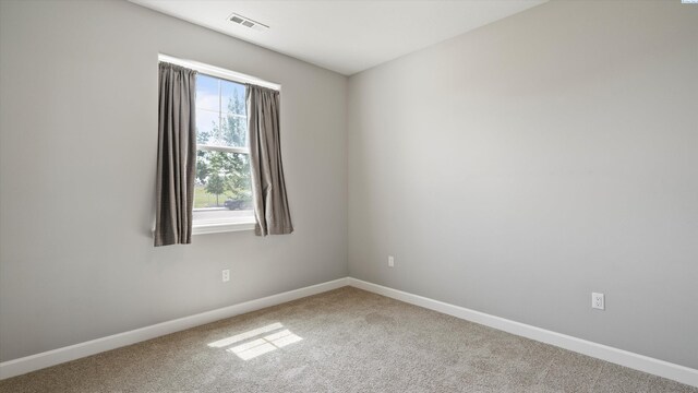 6564 W 38th Ave, Kennewick, WA 99338 - carpeted empty room featuring baseboards