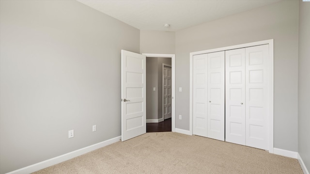 6564 W 38th Ave, Kennewick, WA 99338 - unfurnished bedroom featuring carpet floors and a closet