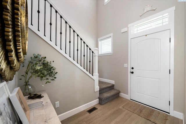 10389 W 17th Pl, Kennewick, WA 99338 - foyer featuring wood finished floors and stairs