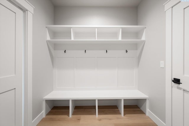671 Cortona Way, Richland, WA 99352 - mudroom with light wood-style floors and baseboards