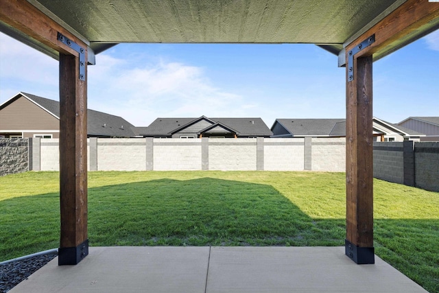 view of yard with a patio area