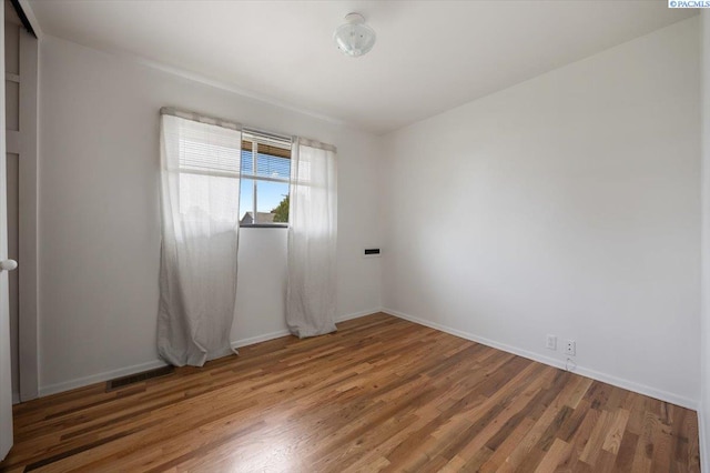 1923 Hood Ave, Richland, WA 99354 - empty room with light wood-style flooring and baseboards