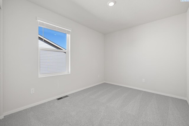 691 S Zeelar St, Kennewick, WA 99336 - carpeted empty room with baseboards