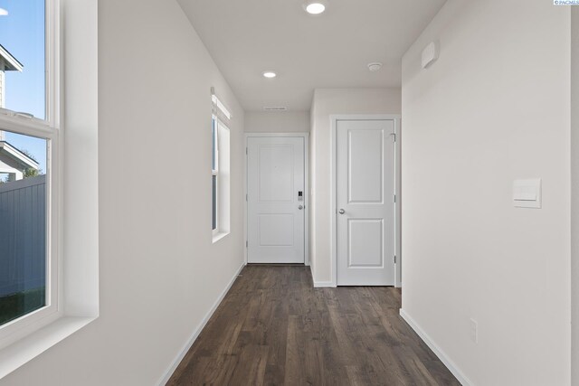 691 S Zeelar St, Kennewick, WA 99336 - hallway featuring baseboards, dark wood-type flooring, and recessed lighting