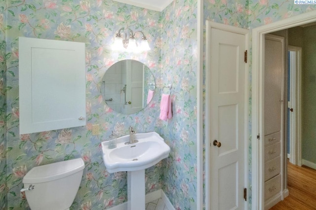 1935 Harris Ave, Richland, WA 99354 - bathroom with toilet and wood finished floors
