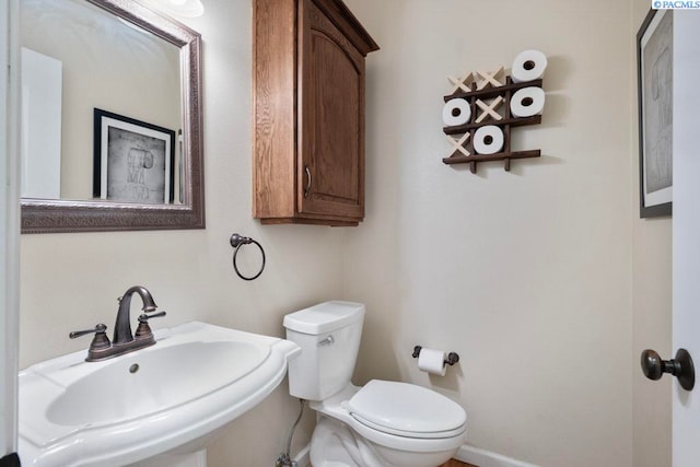 970 SW Itani Dr, Pullman, WA 99163 - half bathroom featuring a sink and toilet