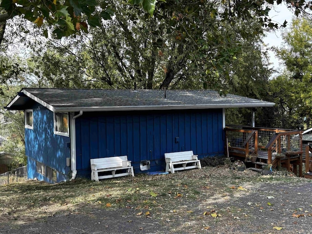 view of outbuilding