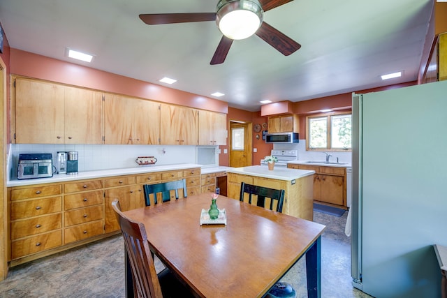 609 N Perkins Ave, Colfax, WA 99111 - dining space with a ceiling fan