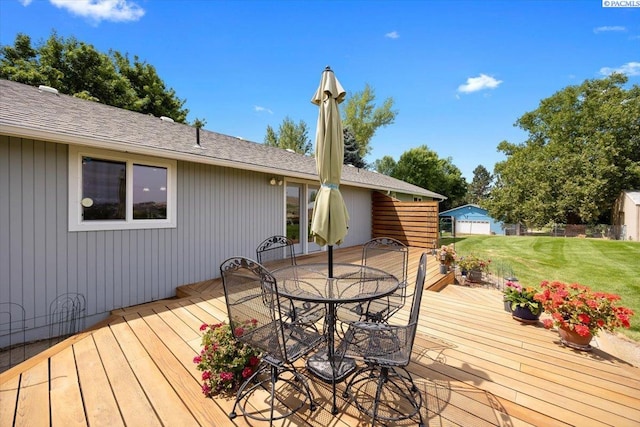 96604 E Clover Rd, Kennewick, WA 99338 - wooden terrace featuring a yard and outdoor dining area