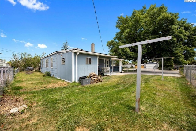 1001 Wilson St, Richland, WA 99354 - back of property with a chimney