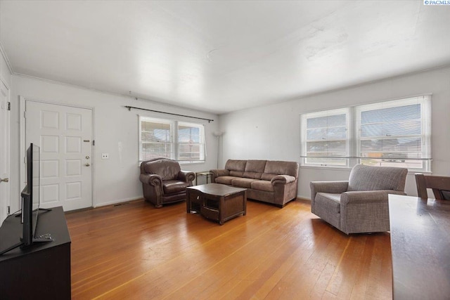 1001 Wilson St, Richland, WA 99354 - living room with light wood-style flooring and ornamental molding