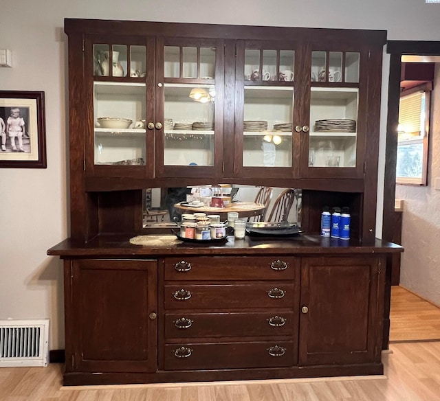 408 S Mill St, Colfax, WA 99111 - bar area with light wood finished floors